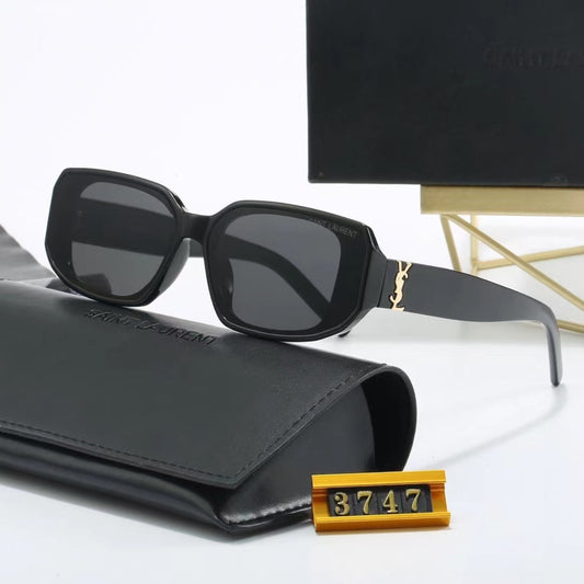 Minimalistic Retro Sunglasses