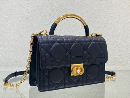 Exquisite leather bags-76